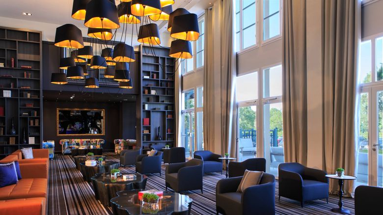 <b>Renaissance Paris Hippodrome de St Cloud Lobby</b>. Images powered by <a href="https://www.leonardoworldwide.com/" title="Leonardo Worldwide" target="_blank">Leonardo</a>.