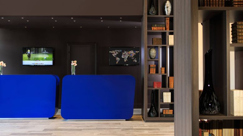 <b>Renaissance Paris Hippodrome de St Cloud Lobby</b>. Images powered by <a href="https://www.leonardoworldwide.com/" title="Leonardo Worldwide" target="_blank">Leonardo</a>.