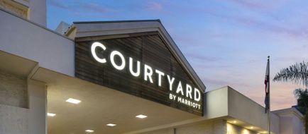 Courtyard Long Beach Downtown Exterior