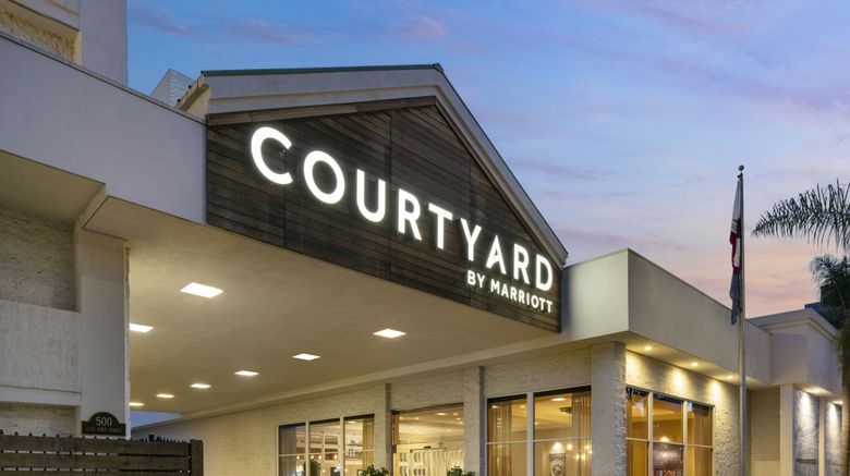 <b>Courtyard Long Beach Downtown Exterior</b>. Images powered by <a href="https://www.leonardoworldwide.com/" title="Leonardo Worldwide" target="_blank">Leonardo</a>.