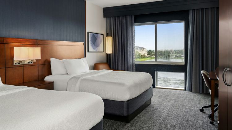 Courtyard by Marriott Evansville East Room