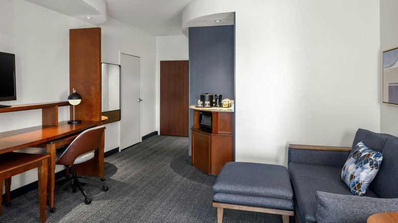 <b>Courtyard by Marriott Evansville East Suite</b>. Images powered by <a href="https://www.leonardoworldwide.com/" title="Leonardo Worldwide" target="_blank">Leonardo</a>.
