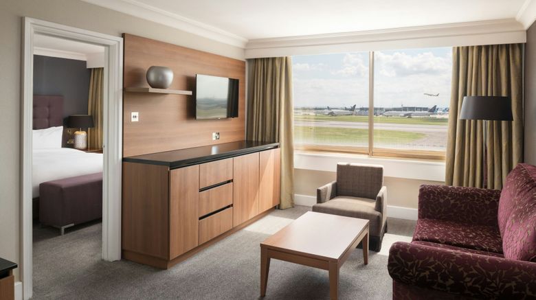 <b>Renaissance London Heathrow Hotel Suite</b>. Images powered by <a href="https://www.leonardoworldwide.com/" title="Leonardo Worldwide" target="_blank">Leonardo</a>.