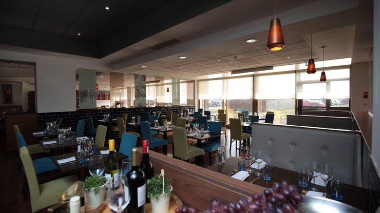 <b>Renaissance London Heathrow Hotel Restaurant</b>. Images powered by <a href="https://www.leonardoworldwide.com/" title="Leonardo Worldwide" target="_blank">Leonardo</a>.
