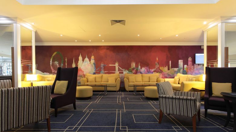 <b>Renaissance London Heathrow Hotel Lobby</b>. Images powered by <a href="https://www.leonardoworldwide.com/" title="Leonardo Worldwide" target="_blank">Leonardo</a>.