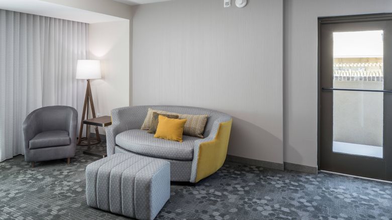 <b>Courtyard by Marriott Hilton Head Island Suite</b>. Images powered by <a href="https://www.leonardoworldwide.com/" title="Leonardo Worldwide" target="_blank">Leonardo</a>.