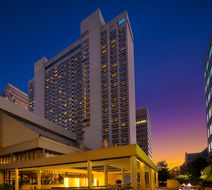 Sheraton Philadelphia Downtown Exterior