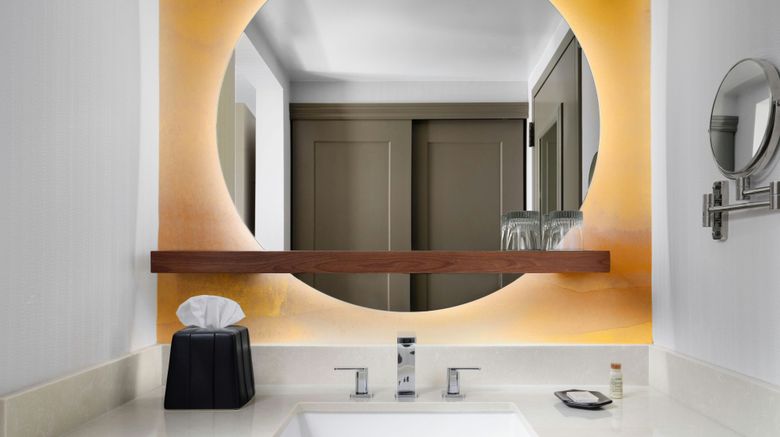 <b>Renaissance Boulder Flatiron Hotel Room</b>. Images powered by <a href="https://www.leonardoworldwide.com/" title="Leonardo Worldwide" target="_blank">Leonardo</a>.