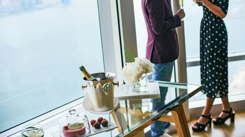 <b>Renaissance Hong Kong Harbour View Hotel Suite</b>. Images powered by <a href="https://www.leonardoworldwide.com/" title="Leonardo Worldwide" target="_blank">Leonardo</a>.