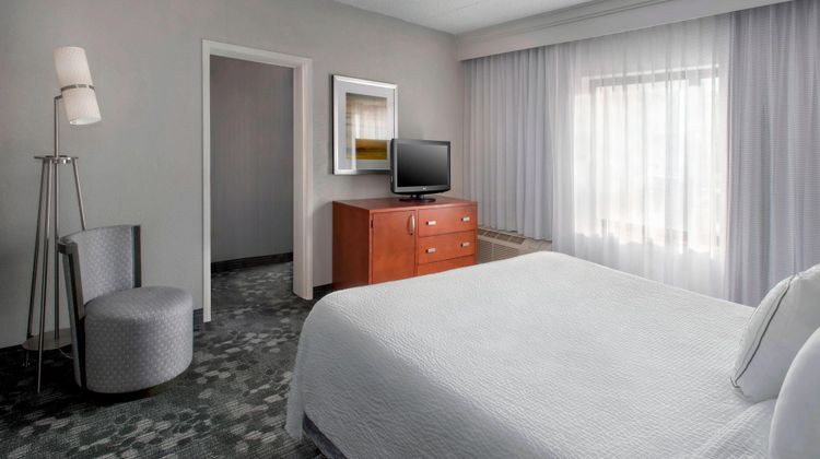 Courtyard Newark Liberty International A Room