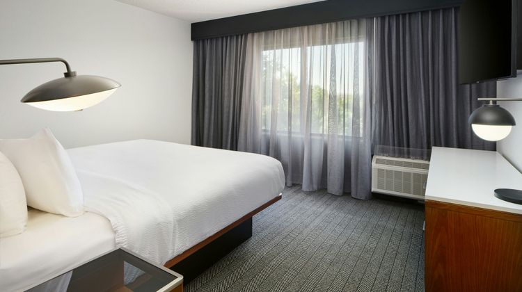 Courtyard Boulder Longmont Suite