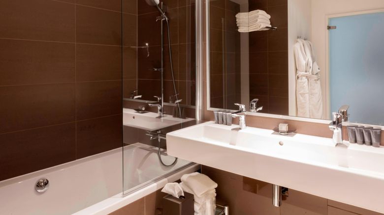 <b>AC Hotel Paris Le Bourget Airport Room</b>. Images powered by <a href="https://www.leonardoworldwide.com/" title="Leonardo Worldwide" target="_blank">Leonardo</a>.