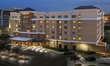 Courtyard by Marriott Newark Elizabeth