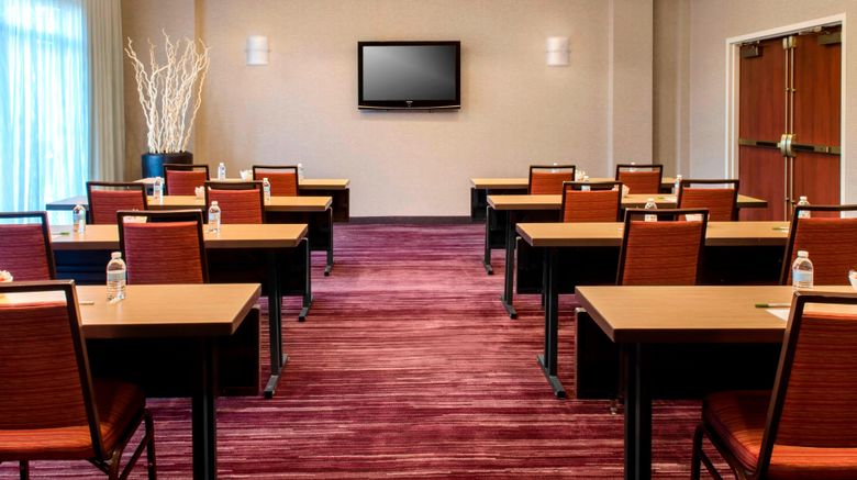 <b>Courtyard by Marriott Newark Elizabeth Meeting</b>. Images powered by <a href="https://www.leonardoworldwide.com/" title="Leonardo Worldwide" target="_blank">Leonardo</a>.