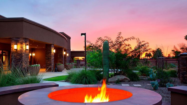 Courtyard Scottsdale Salt River Exterior
