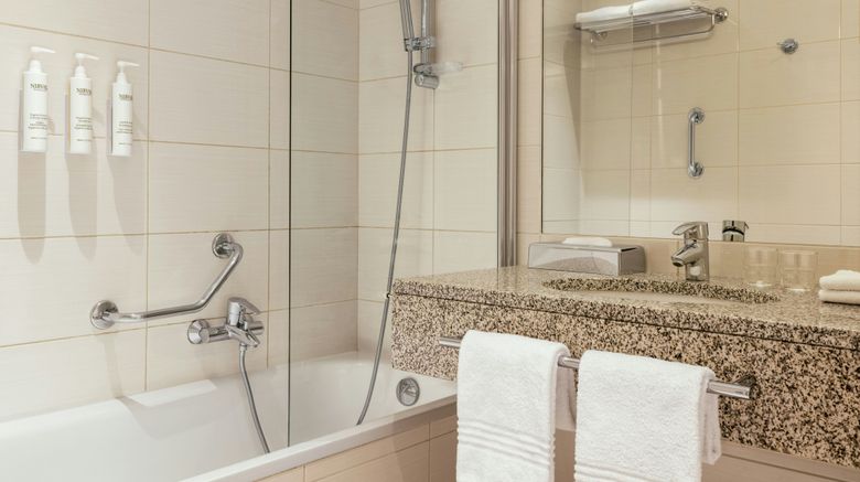 <b>Courtyard Paris Arcueil Room</b>. Images powered by <a href="https://www.leonardoworldwide.com/" title="Leonardo Worldwide" target="_blank">Leonardo</a>.