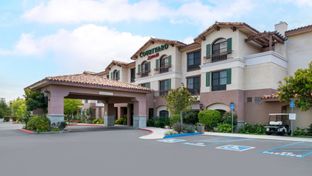 Courtyard Thousand Oaks Ventura County