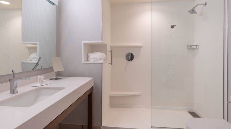 <b>Courtyard Thousand Oaks Agoura Hills Room</b>. Images powered by <a href="https://www.leonardoworldwide.com/" title="Leonardo Worldwide" target="_blank">Leonardo</a>.