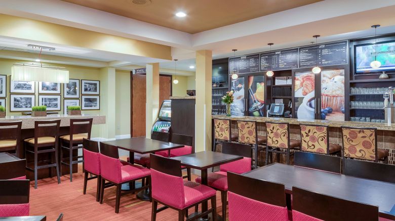<b>Courtyard Portsmouth Marriott Restaurant</b>. Images powered by <a href="https://www.leonardoworldwide.com/" title="Leonardo Worldwide" target="_blank">Leonardo</a>.