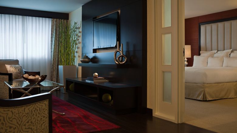 <b>Renaissance Newark Airport Hotel Suite</b>. Images powered by <a href="https://www.leonardoworldwide.com/" title="Leonardo Worldwide" target="_blank">Leonardo</a>.