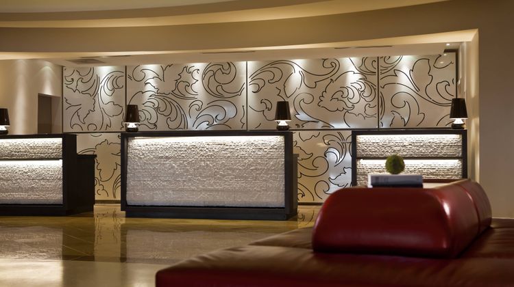 Renaissance Newark Airport Hotel Lobby