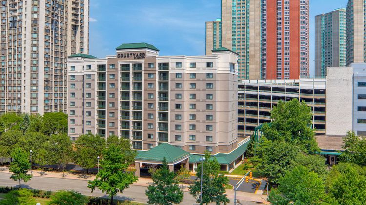 Courtyard Marriott Jersey City Newport Exterior
