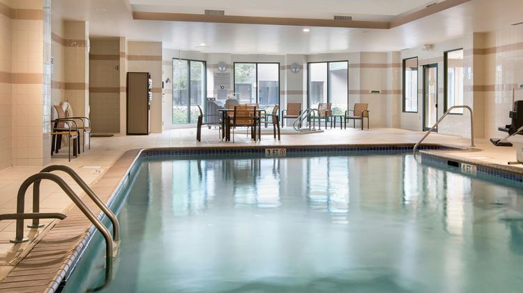 Courtyard Marriott Jersey City Newport Pool