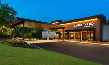 Courtyard by Marriott Lincroft Red Bank