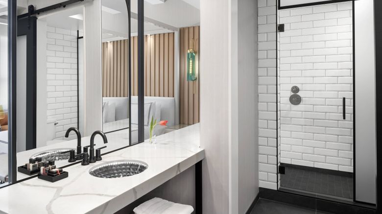 <b>Glass Light Hotel, Autograph Collection Room</b>. Images powered by <a href="https://www.leonardoworldwide.com/" title="Leonardo Worldwide" target="_blank">Leonardo</a>.