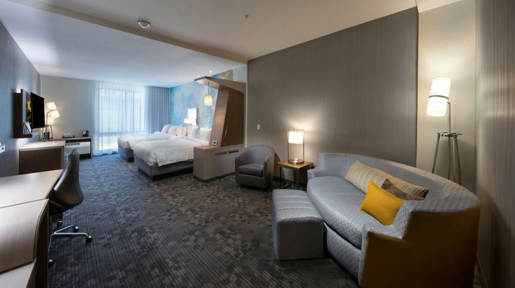 Courtyard by Marriott Russellville Suite