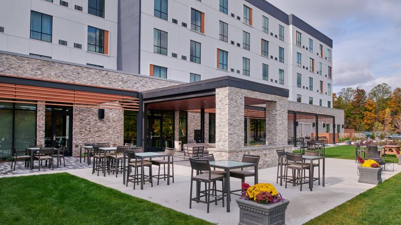 <b>Courtyard Petoskey at Victories Square Restaurant</b>. Images powered by <a href="https://www.leonardoworldwide.com/" title="Leonardo Worldwide" target="_blank">Leonardo</a>.