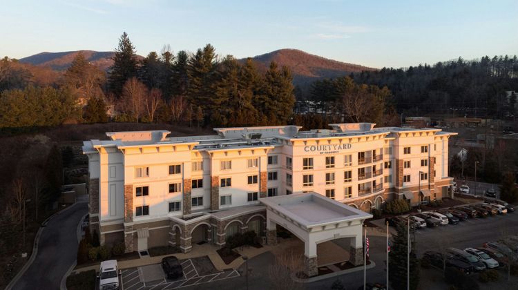 Courtyard by Marriott Boone Exterior