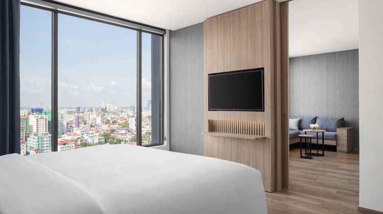 Courtyard by Marriott Phnom Penh Suite