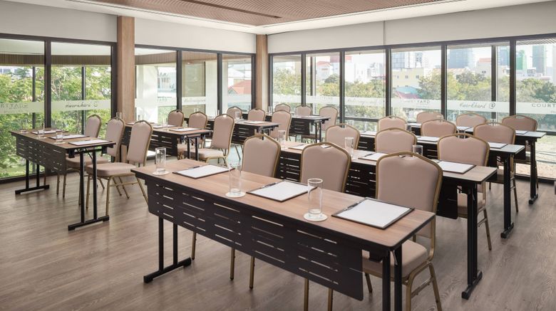 <b>Courtyard by Marriott Phnom Penh Meeting</b>. Images powered by <a href="https://www.leonardoworldwide.com/" title="Leonardo Worldwide" target="_blank">Leonardo</a>.