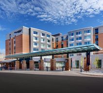 Courtyard by Marriott Lincoln Downtown Exterior