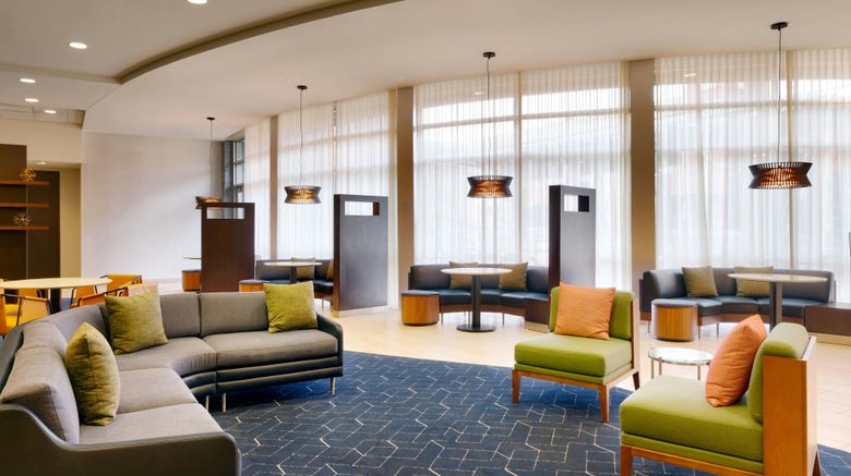 <b>Courtyard by Marriott Lincoln Downtown Lobby</b>. Images powered by <a href="https://www.leonardoworldwide.com/" title="Leonardo Worldwide" target="_blank">Leonardo</a>.