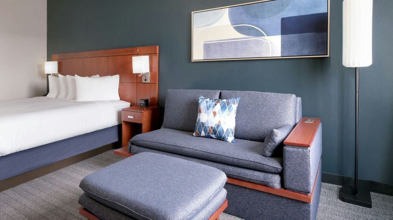 <b>Courtyard by Marriott Lincoln Downtown Room</b>. Images powered by <a href="https://www.leonardoworldwide.com/" title="Leonardo Worldwide" target="_blank">Leonardo</a>.