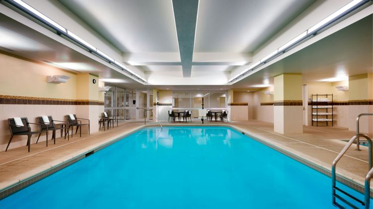 Courtyard by Marriott Lincoln Downtown Pool