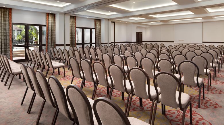 <b>Pine Cliffs Ocean Suites, Luxury Coll Meeting</b>. Images powered by <a href="https://www.leonardoworldwide.com/" title="Leonardo Worldwide" target="_blank">Leonardo</a>.