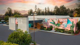 Hotel Paradox, Autograph Collection