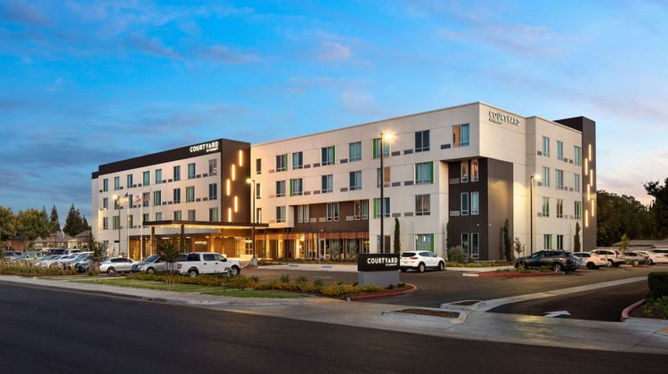 Courtyard Fresno Clovis Exterior