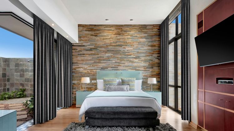 African Pride Melrose Arch, Autograph Suite