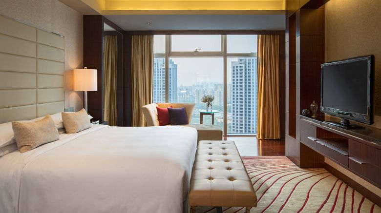 <b>Renaissance Shanghai Putuo Hotel Suite</b>. Images powered by <a href="https://www.leonardoworldwide.com/" title="Leonardo Worldwide" target="_blank">Leonardo</a>.