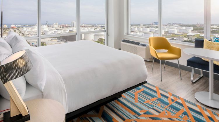 Aloft Fort Lauderdale Airport Room