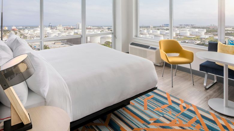 <b>Aloft Fort Lauderdale Airport Room</b>. Images powered by <a href="https://www.leonardoworldwide.com/" title="Leonardo Worldwide" target="_blank">Leonardo</a>.
