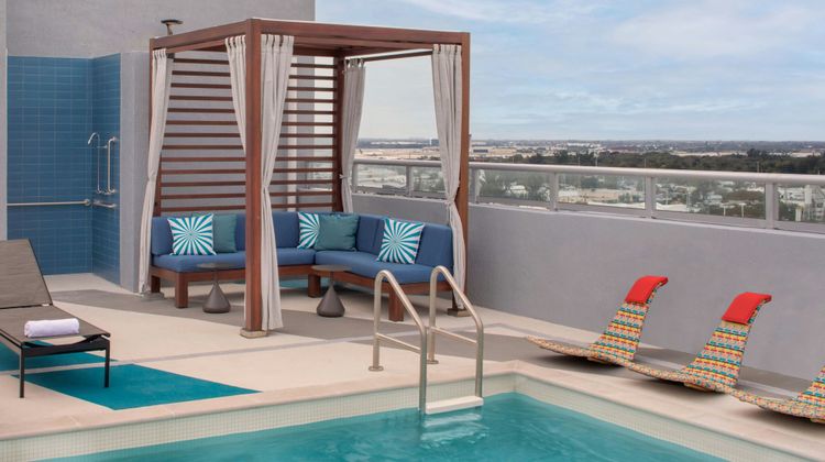 Aloft Fort Lauderdale Airport Pool