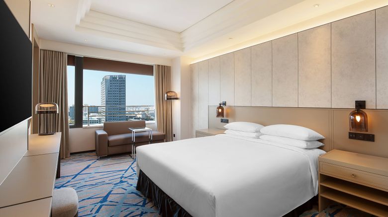 <b>Renaissance Shanghai Caohejing Hotel Suite</b>. Images powered by <a href="https://www.leonardoworldwide.com/" title="Leonardo Worldwide" target="_blank">Leonardo</a>.