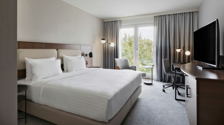 <b>Courtyard by Marriott Munich City East Room</b>. Images powered by <a href="https://www.leonardoworldwide.com/" title="Leonardo Worldwide" target="_blank">Leonardo</a>.