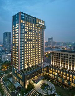 Renaissance Shanghai Caohejing Hotel