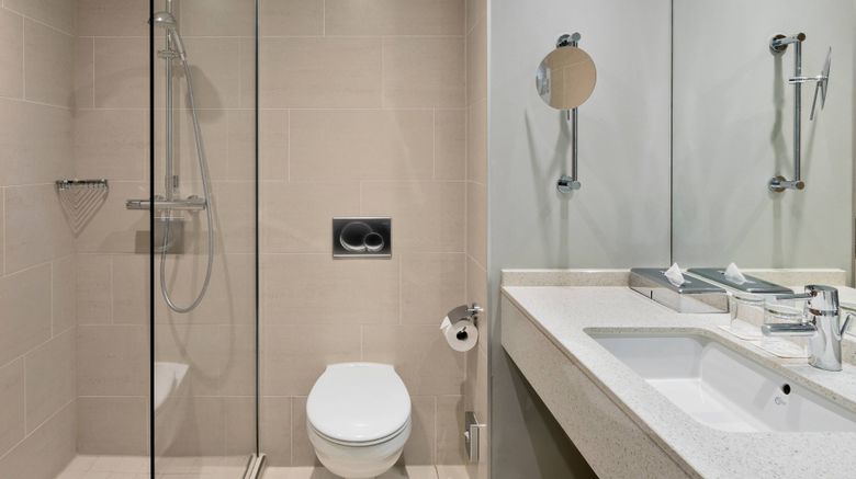 <b>Courtyard by Marriott Munich City East Room</b>. Images powered by <a href="https://www.leonardoworldwide.com/" title="Leonardo Worldwide" target="_blank">Leonardo</a>.